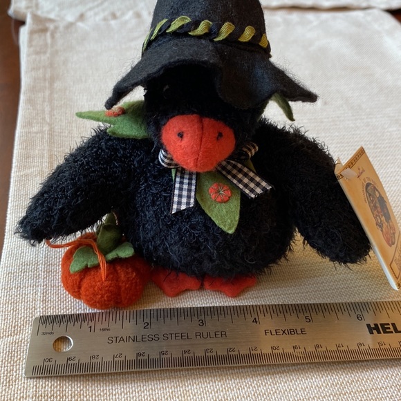 Bunnies By The Bay Hallmark Black Crow Blackbert Plush With Pumpkin 2002 - Picture 10 of 13